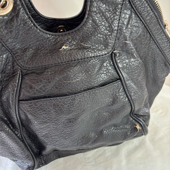🎉4/30$🎉 Guess Pebbled Leather Shoulder Bag – 6/10 ✨ - Picture 3 of 5